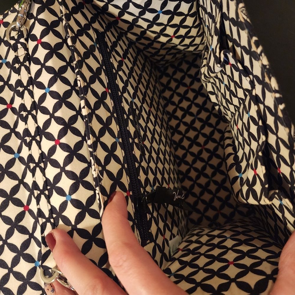 Vera Bradley black and white crossbody bag like new - Picture 5 of 5
